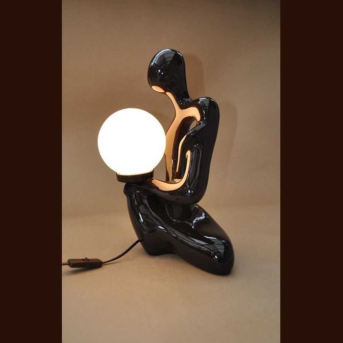 Lampa ceramiczna człowiek, brązowa z kloszem