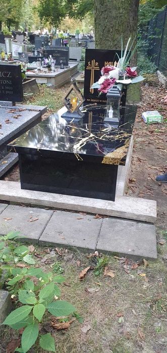 Kompozytowe nagrobki, szybki montaż, niska cena.