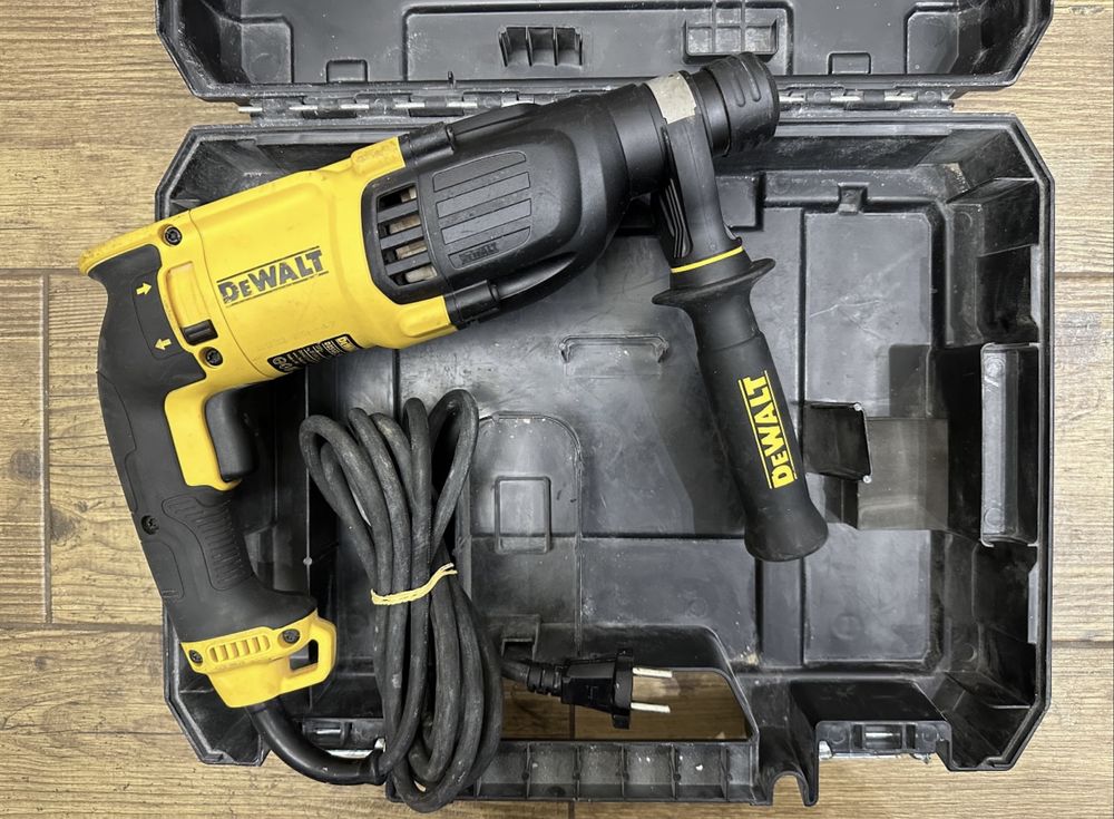 Młotowiertarka udarowa DeWalt D25133 - 2021r. | skrzynka TSTak