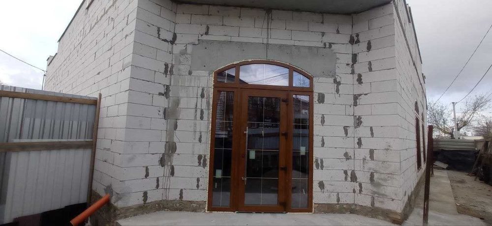 Сучасна комерційна будівля, Кропивницький ідеальна локація для бізнесу