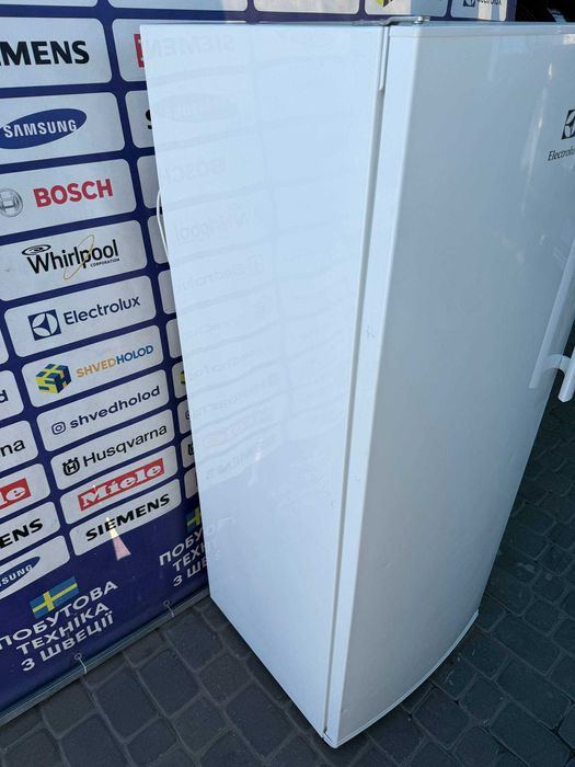 Морозильна камера б/в Electrolux 155см Білий Крапельний #07505