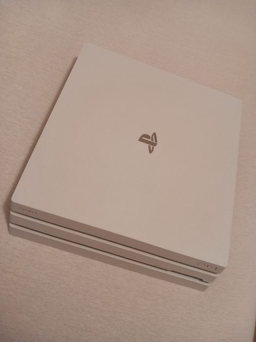 PS4 Pro Białe Stan Idealny