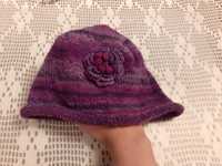 Czapeczka czapka z kwiatkiem różowa fioletowa purpurowa magenta