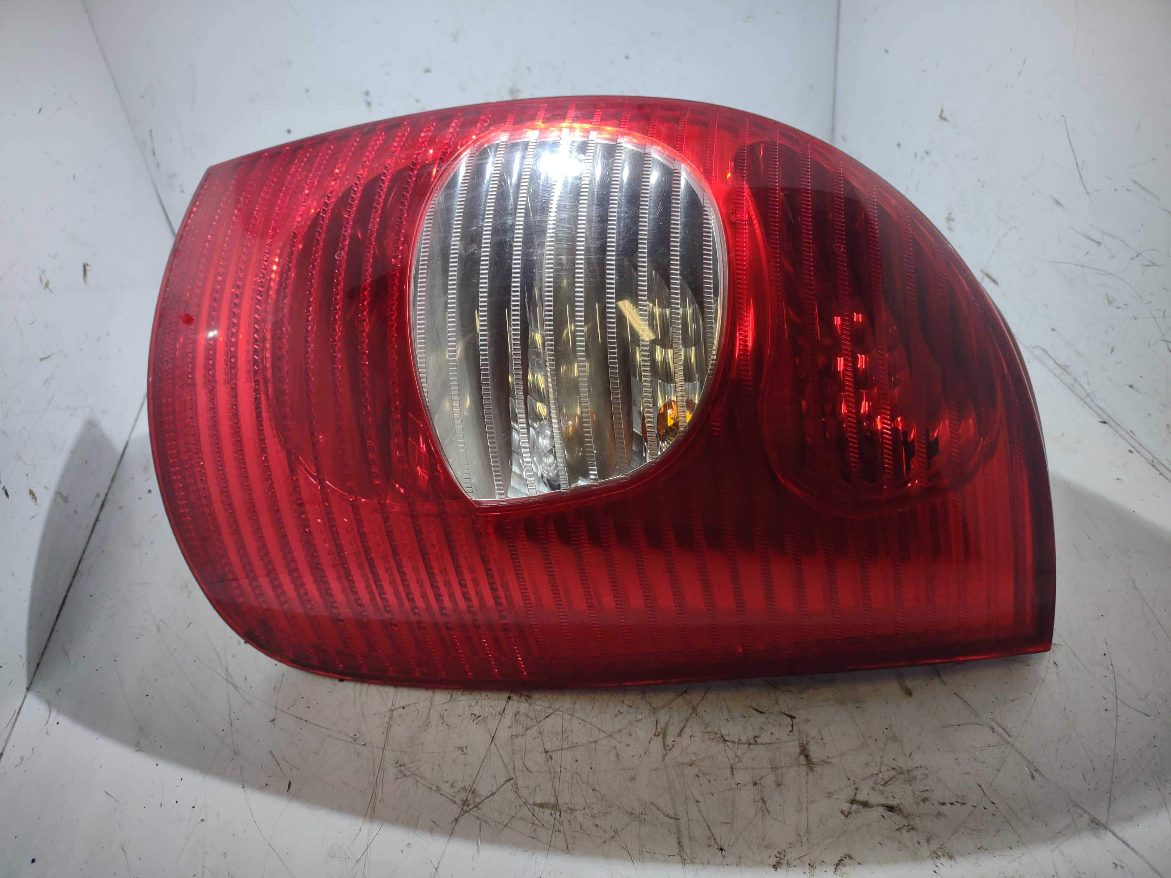 Lampa tylna prawa citroen XSARA PICASSO
