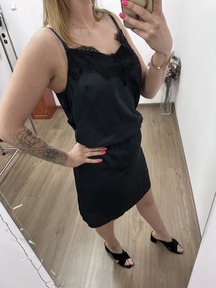 Czarna sukienka black swan