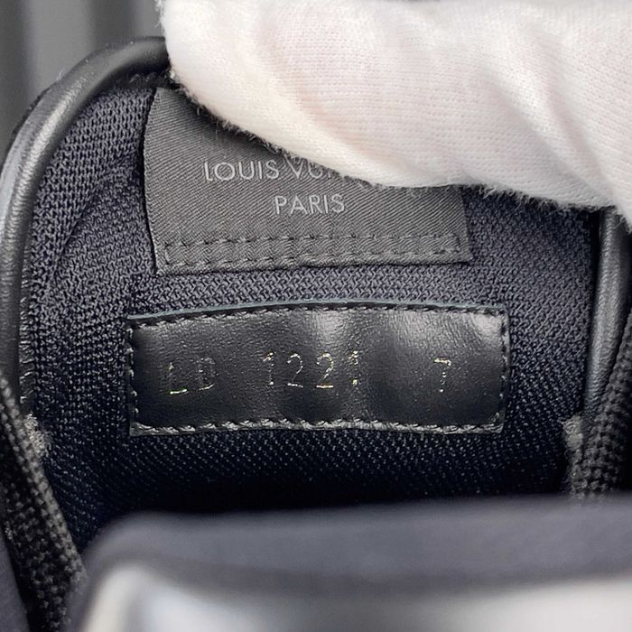 Louis Vuitton Trainer LV Sneaker Чоловічі кросівки замша 41 EUR