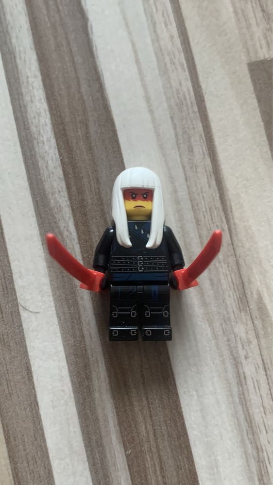 Lego ninjago figurka harumi