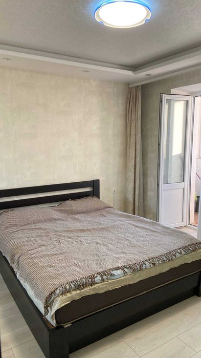 Продам 3 кімнатну квартиру 5/5 (пр-т Будівельників 32А)