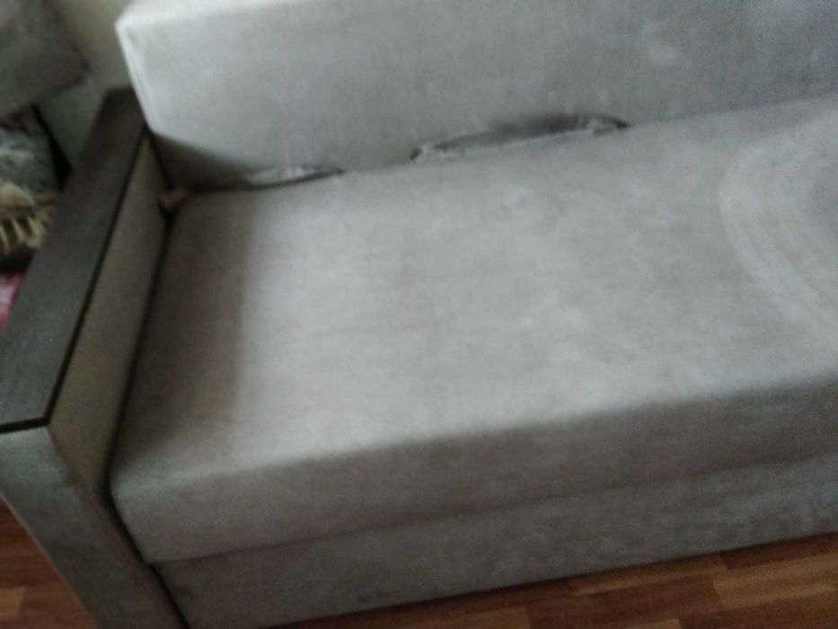 ПРодам новый диван,раскладной,оббивка серый вилюр.