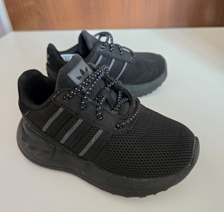 Дитячі кросівки Adidas