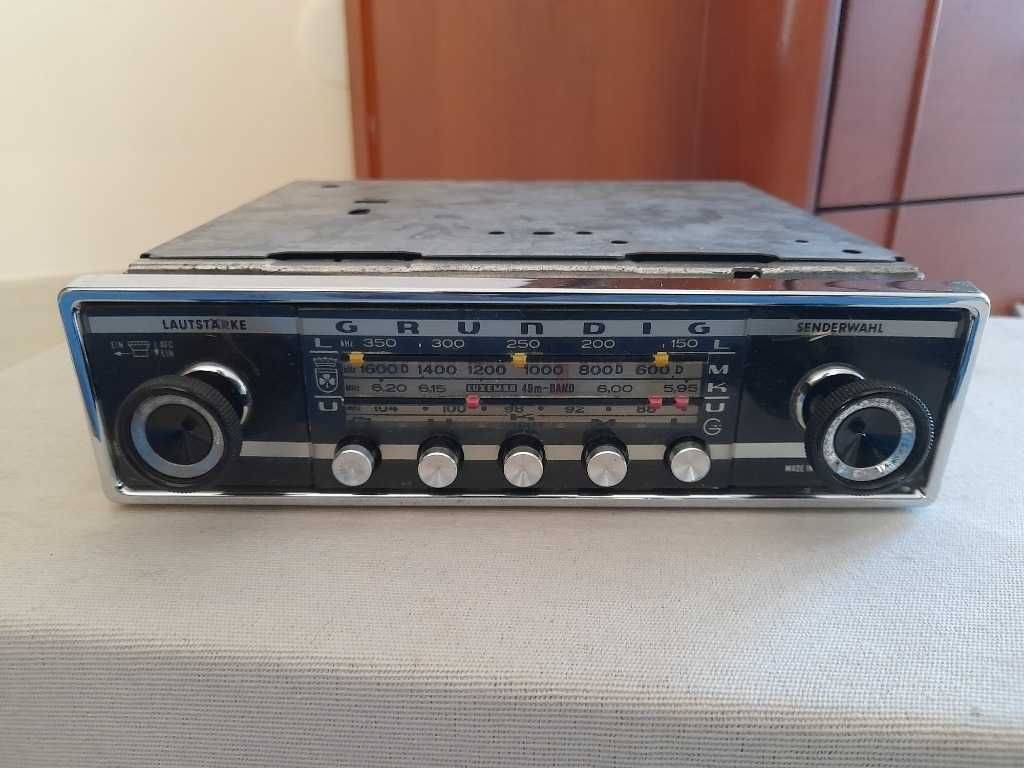 Zabytkowe radio Grundig Luxemburg Mercedes w115 w114 r107