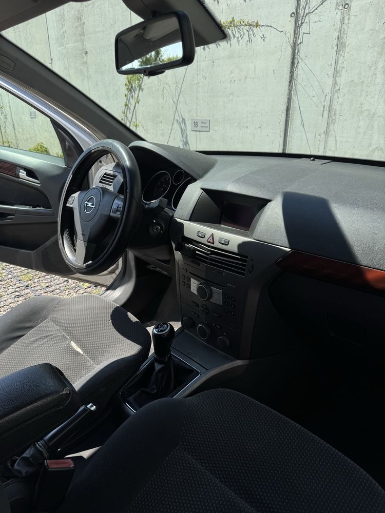 Opel Astra H | 1.6 Benzyna | 2004 | Silnik po kapitalnym remoncie