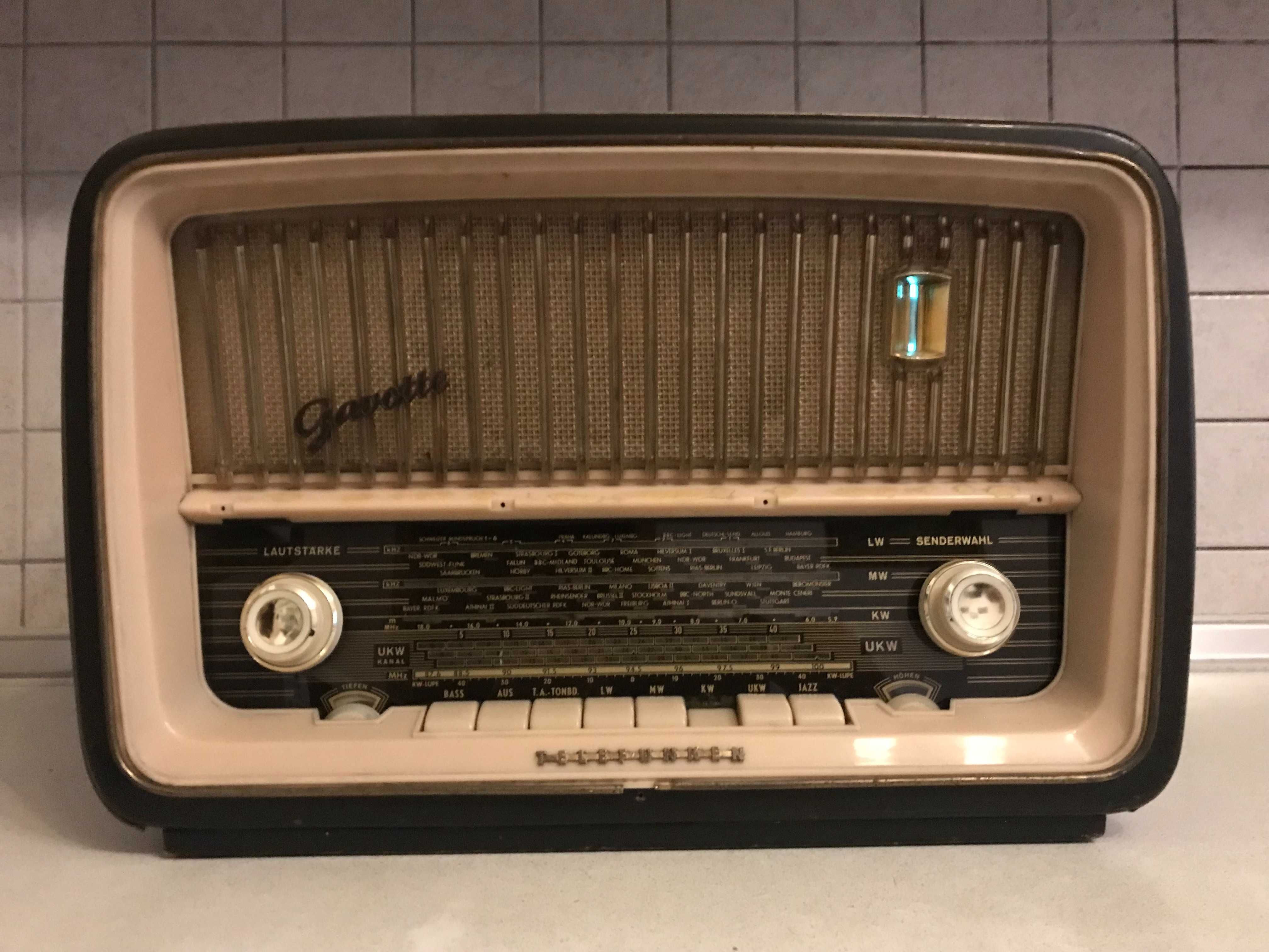 Винтажное радио Telefunken Jubilate 9 German Tube Radio-Works 1950г