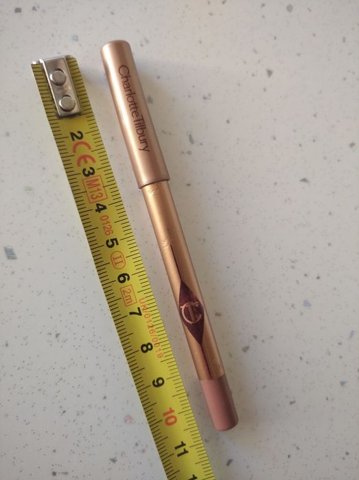 Charlotte Tilbury konturówka do ust