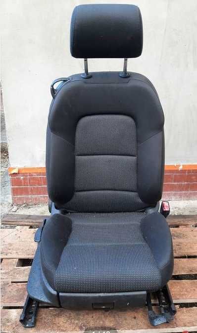 Audi A3 8p 3 drzwi fotel prawy pasażera