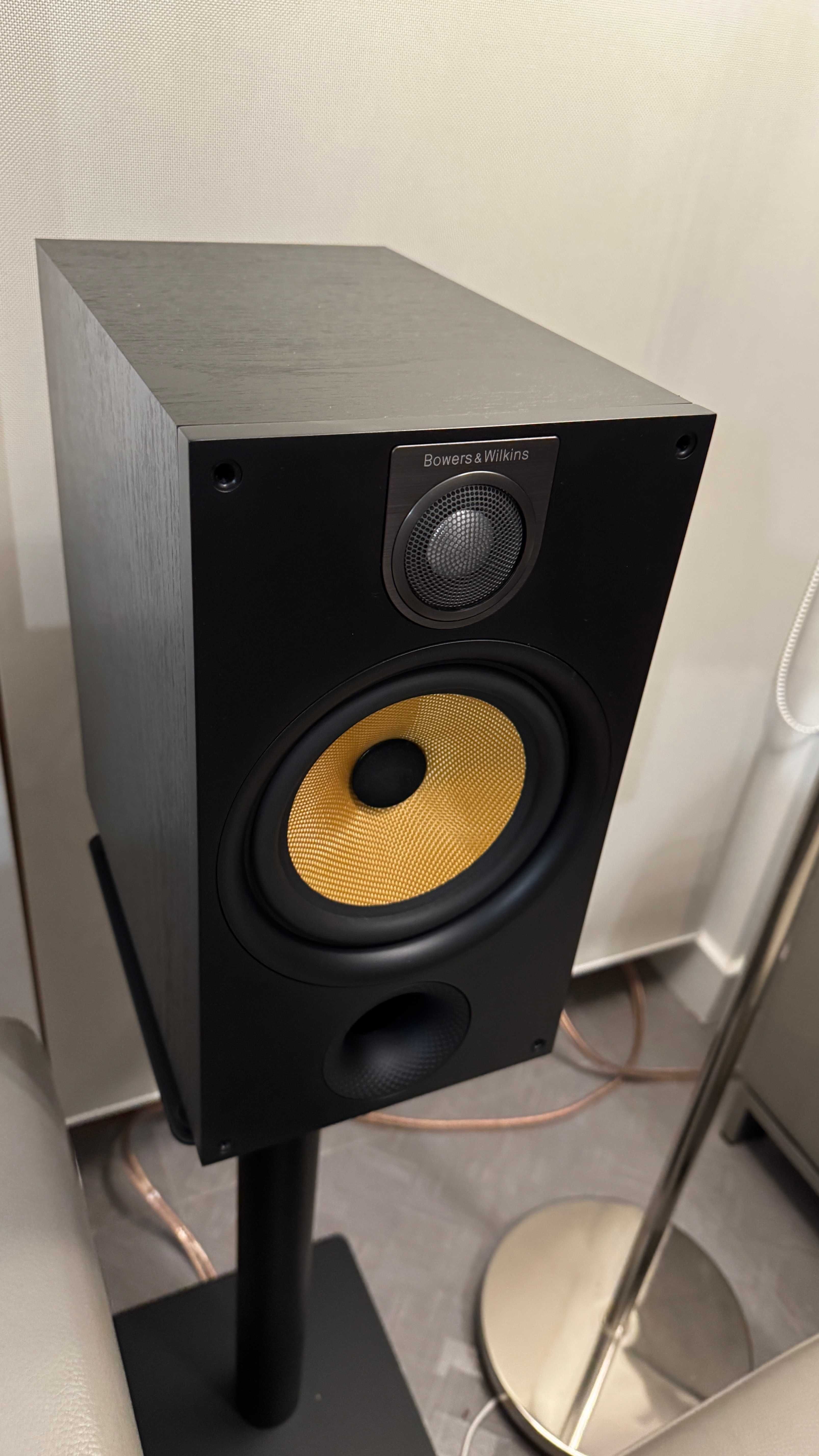 Kolumny podstawkowe BOWERS&WILKINS 685 S2 Hi-Fi end
