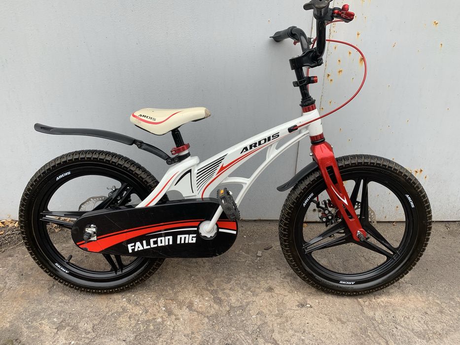 Детский велосипед Ardis,на 18 колесах.