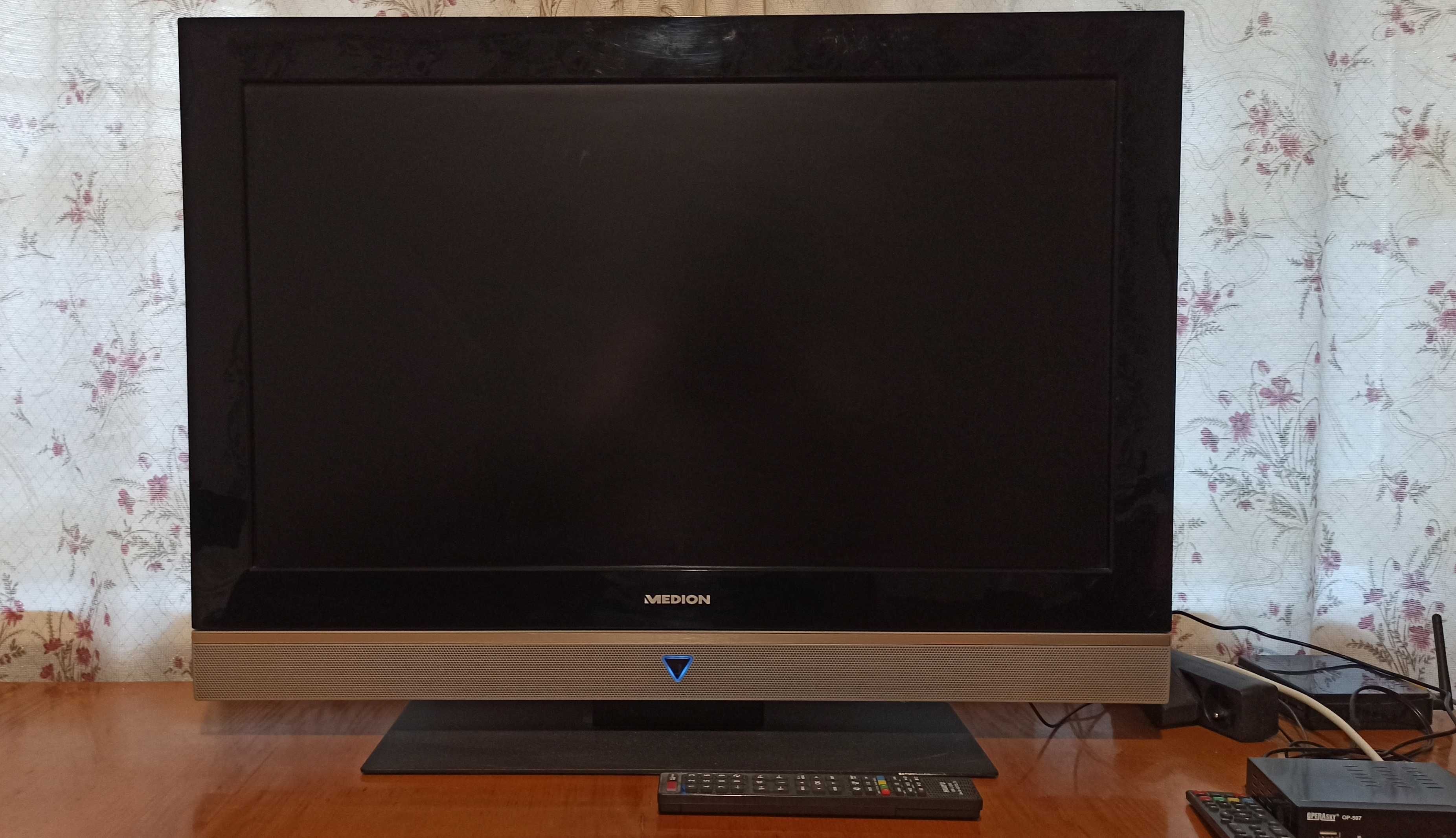 телевизор Medion MD30272  32 "LCD Германия