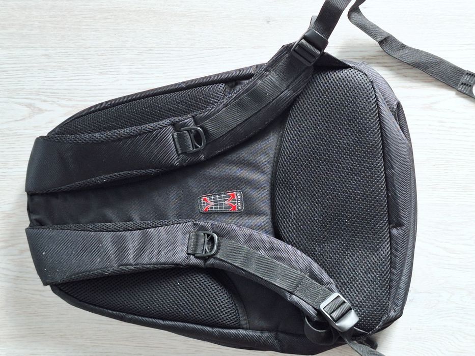 Czarny plecak LONGERRE miejski sportowy