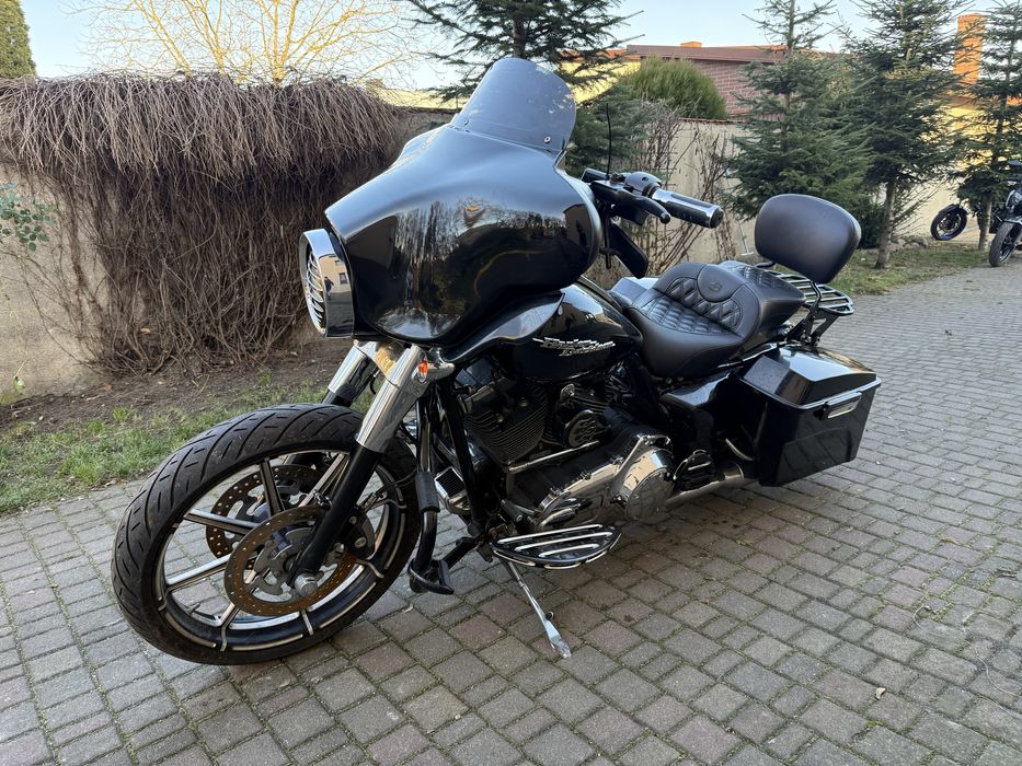 Harley Davidson Street Glide  09 rok