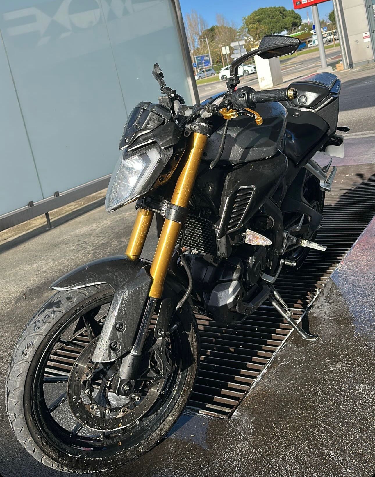 Moto 125mt 03 bem concervada