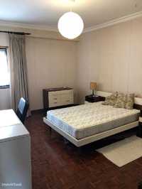 267527 - Quarto com cama de casal em apartamento com 4 quartos