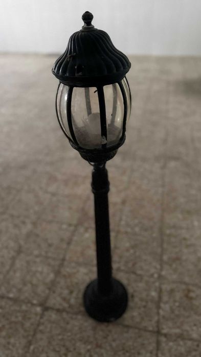 Conjunto de Candeeiro de Jardim com pé