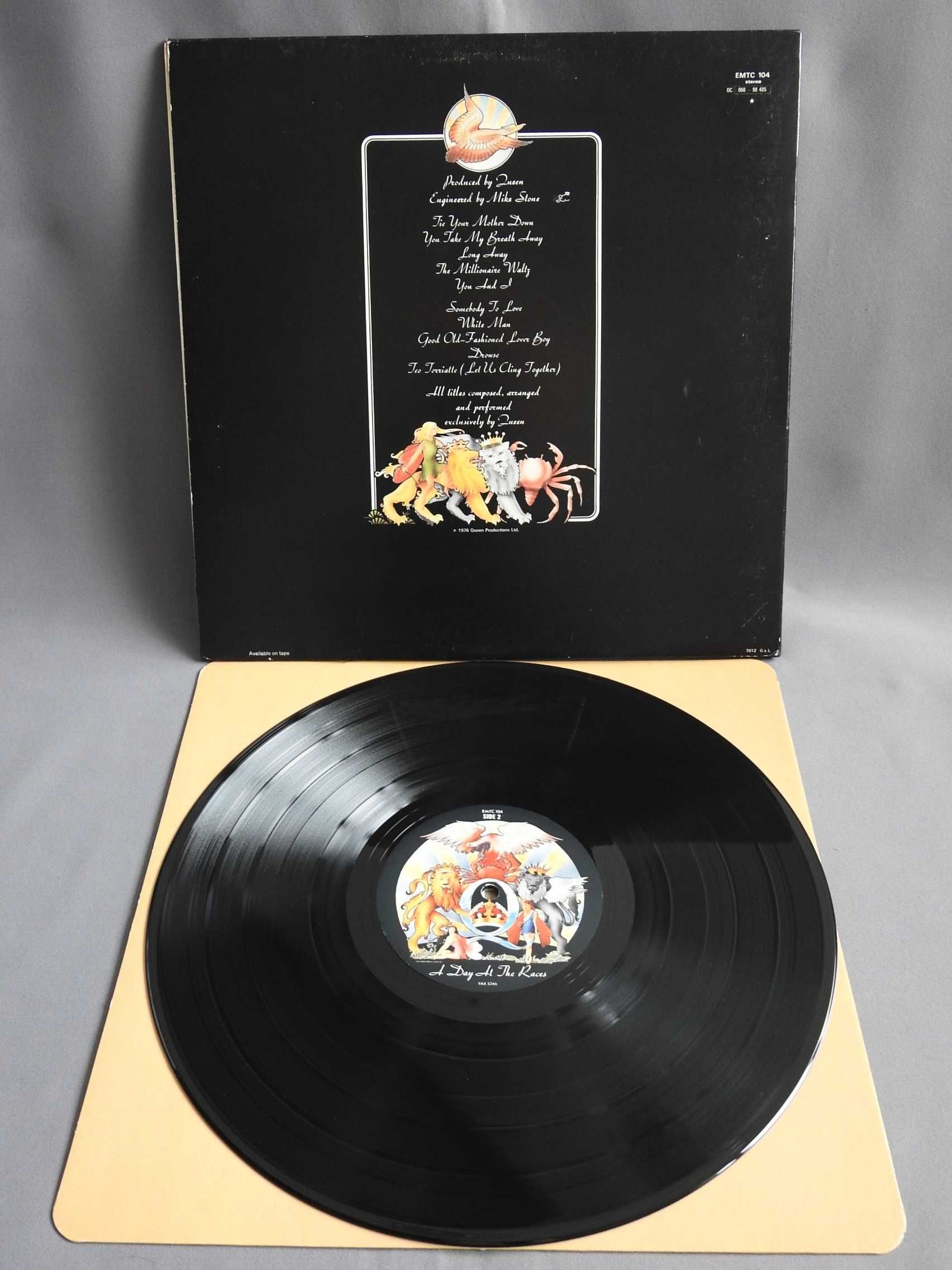 Queen ‎A Day At The Races LP UK 1976 NM Британия пластинка оригинал