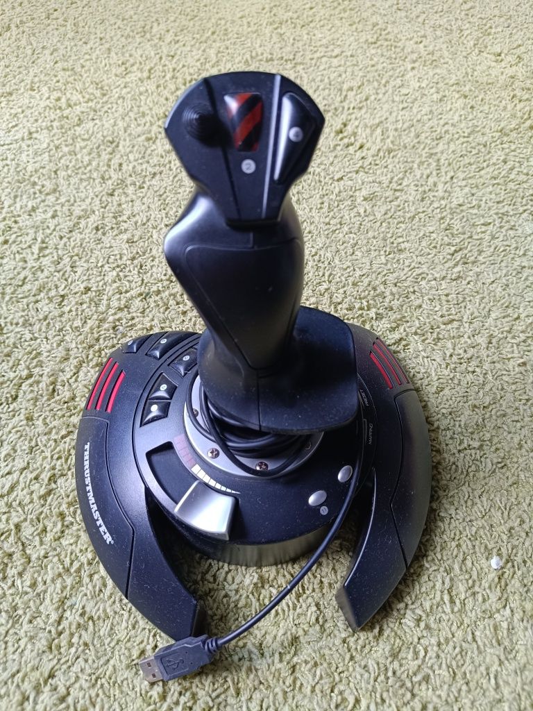 Joystick Thrustmaster T.Flight Stick X