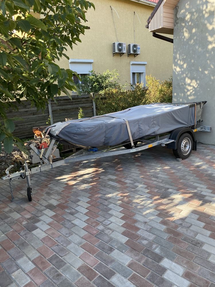 Продам моторную лодку Вельбот -37 easy.