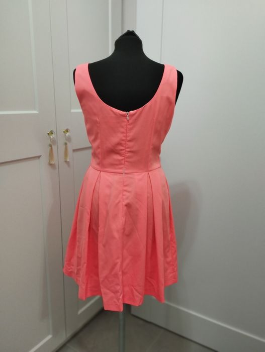 Sukienka różowa neonowa