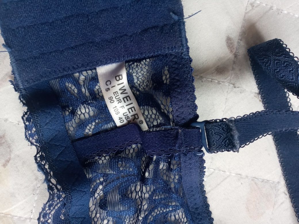 Продам бюстгалтер.
