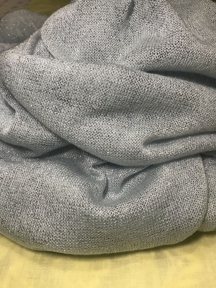Dzianinka sweterkowa ze srebrna nitka