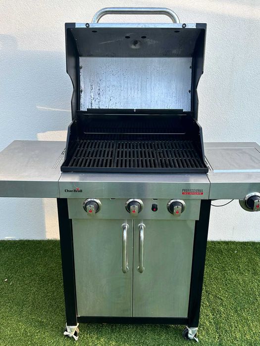 Vendo grelhador Char-Broil 140736 Professional Series 3400