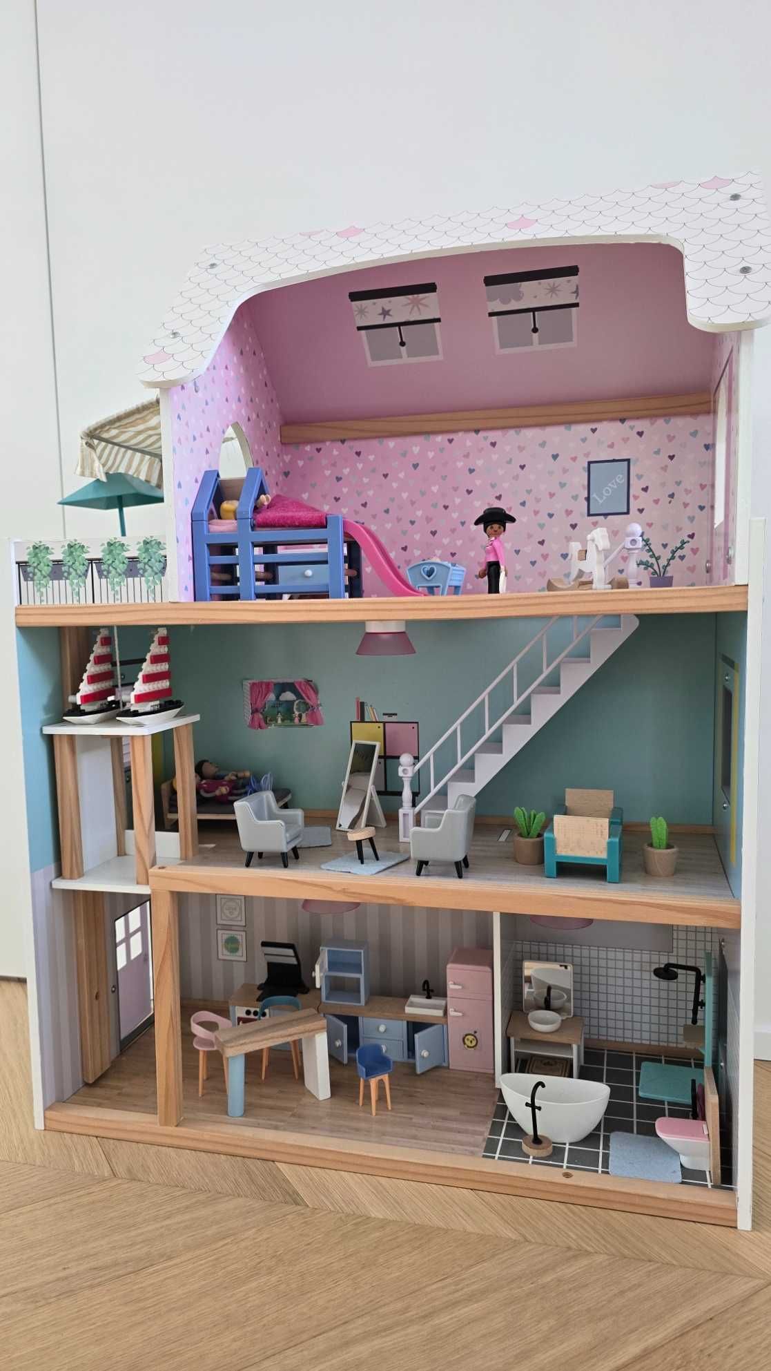 Drewniany domek dla lalek Playtive, 3 piętrowy z windą i lampką LED