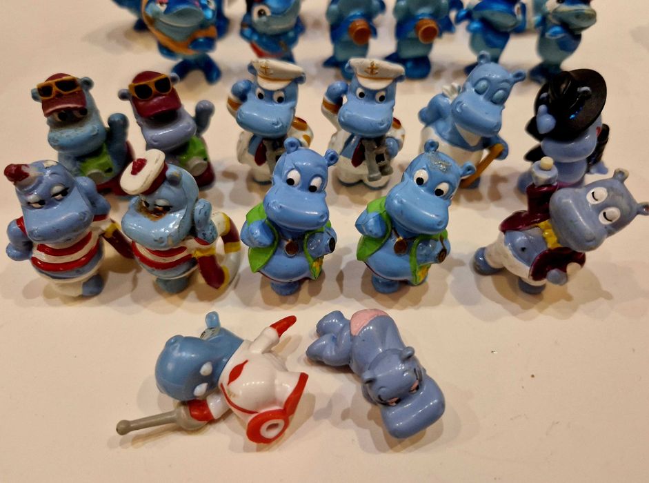 Фигурки игрушки Киндер сюрприз гномы слоники бегемоты акулы попугаи