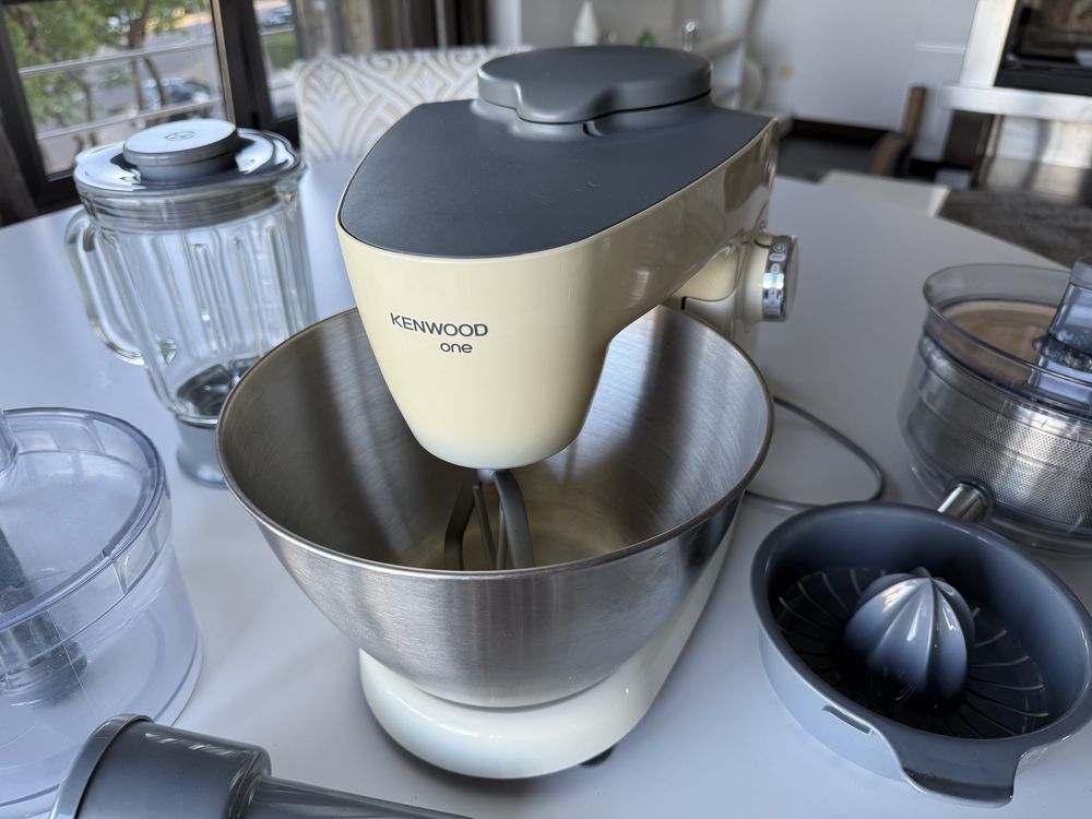 Robot de Cozinha Kenwood Chef com Vários Acessórios – Bom  Estado