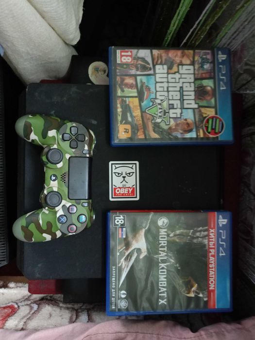 Плейстейшнс 4 джойстик+ 2діски