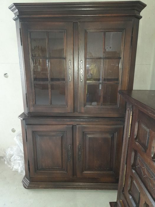 Шафи , комоди ,столи меблі Бе