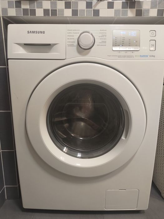 Pralka Samsung Eco Bubble 6 kg slim WF60F4EFW2W jako uszkodzona