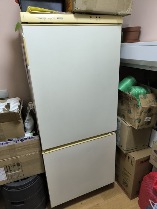 Продам холодильник SNAIGE.