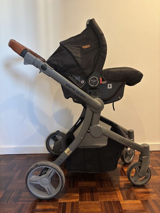 Carrinho de bebe Pierre Cardin