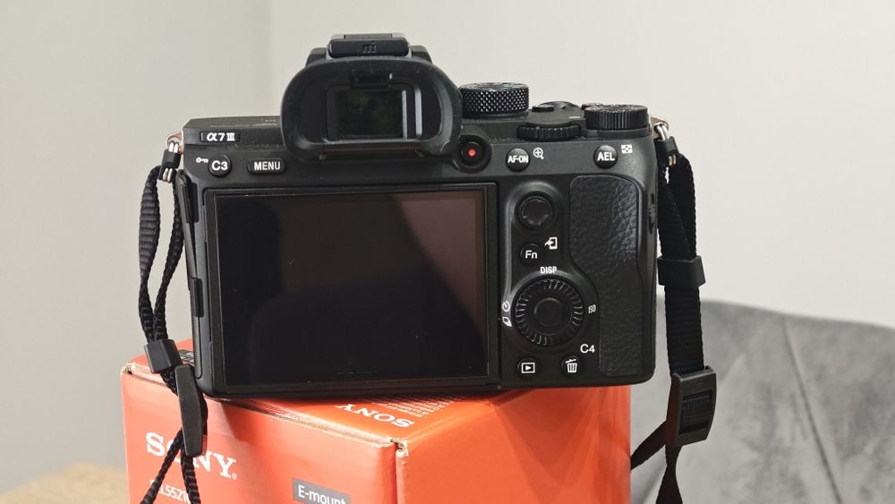 Sony A7III Jak nowy! Nowe Obiektywy,Lampa,Akumulatory,Torba, MAX200zdj