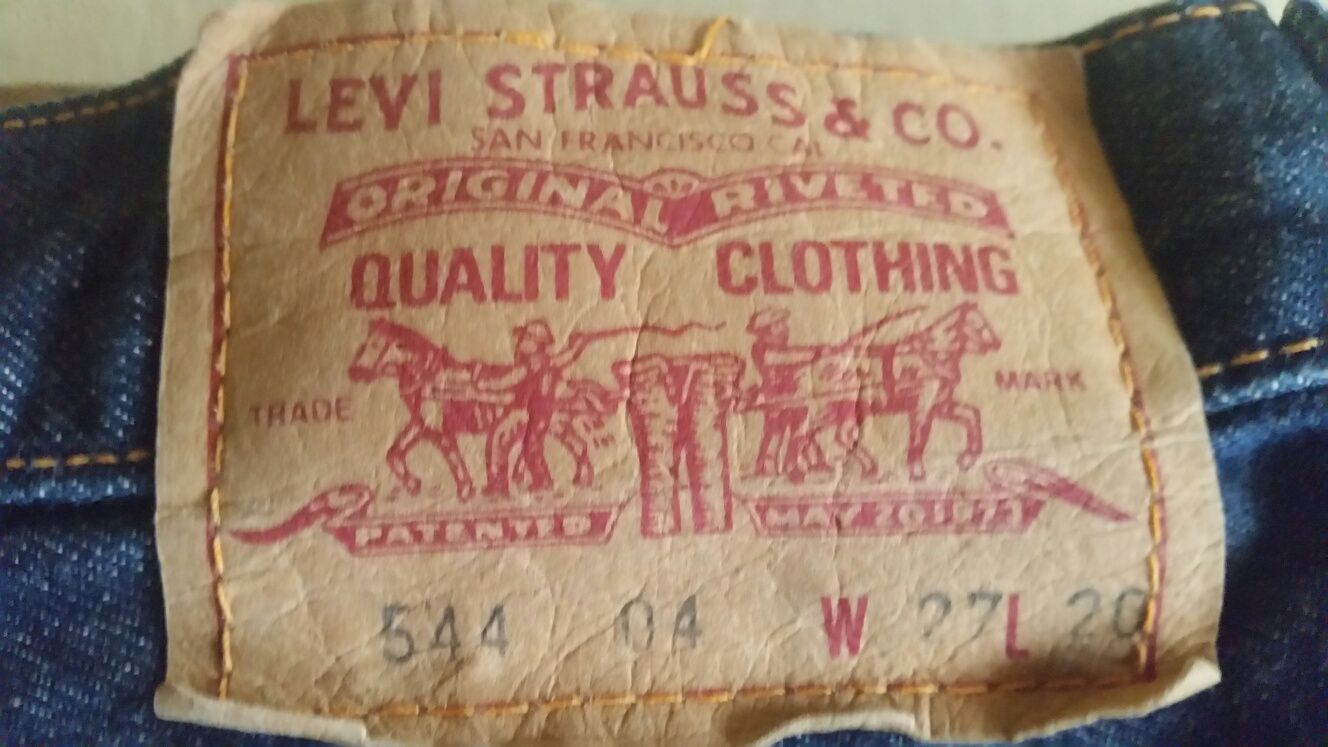 Corsários  Levis Strauss senhora