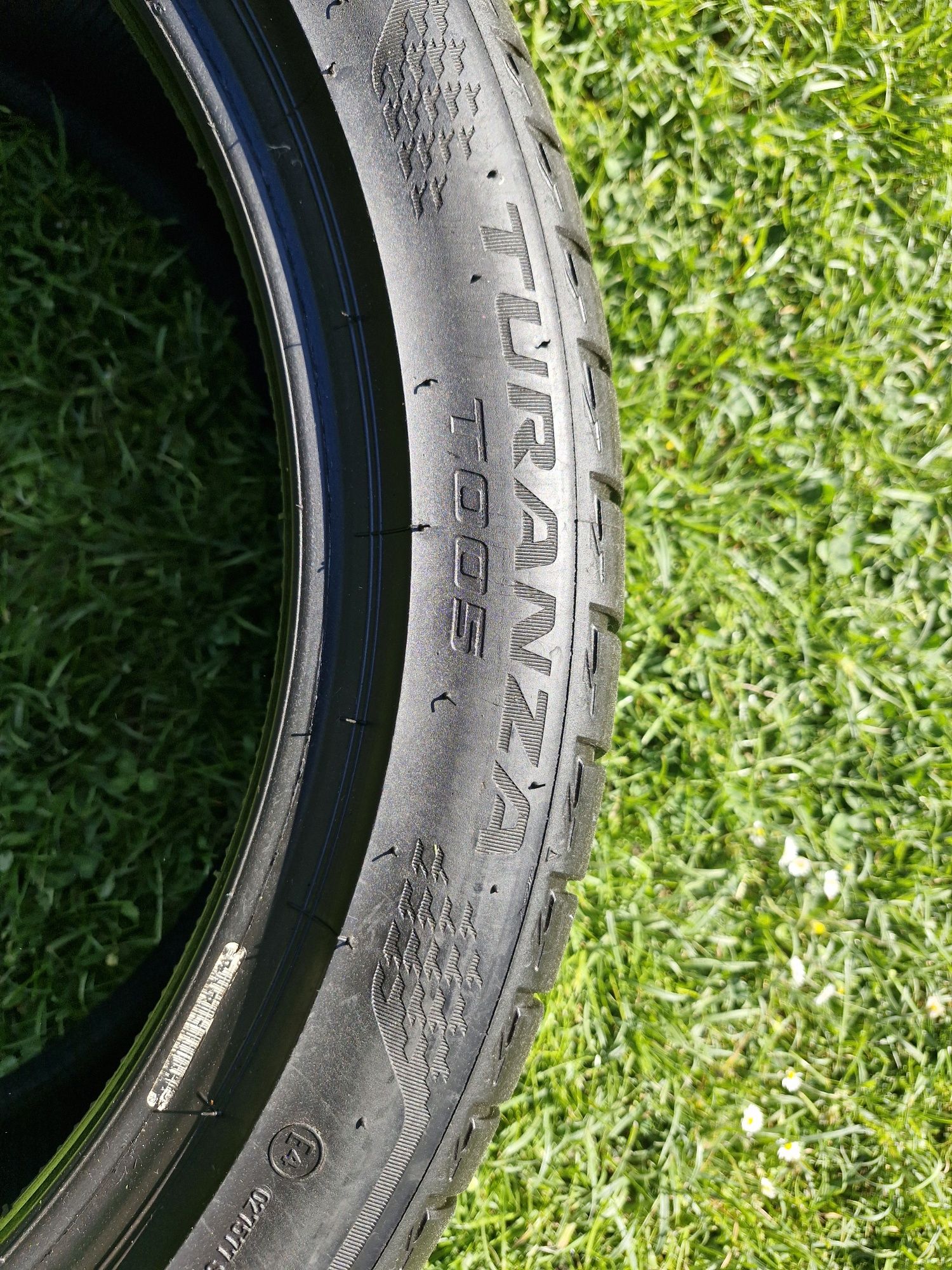 Para Opony letnie Bridgestone 255/40 20R 6,5mm 2022rok