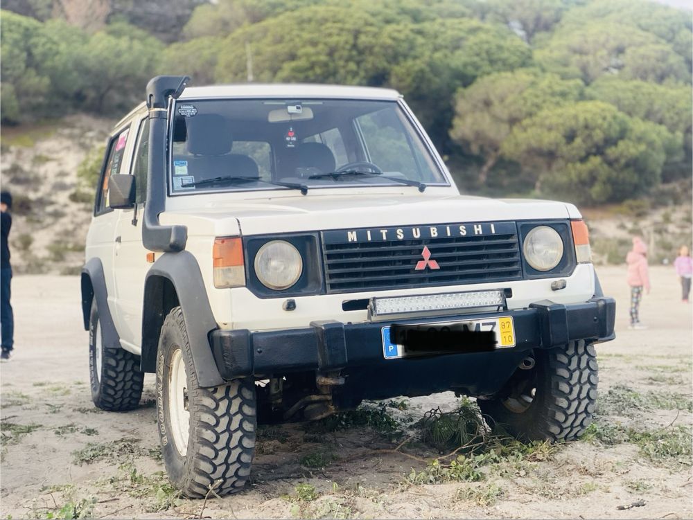 Mitsubishi pajero mk1 2.5