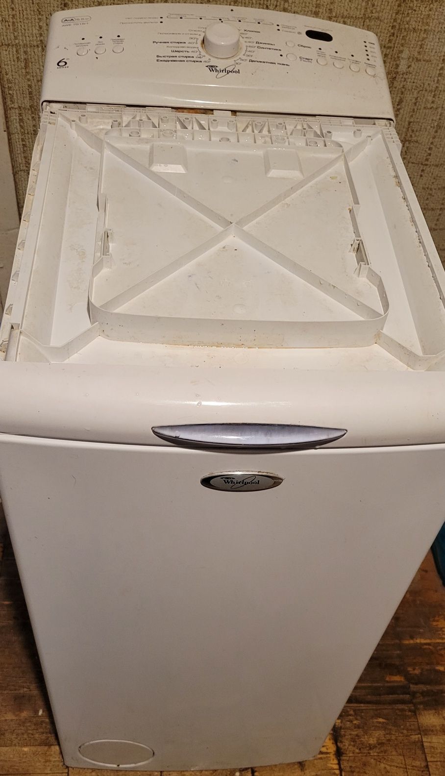 Продам стиральную машинку Whirlpool AWE 7515/1 на запчасти.