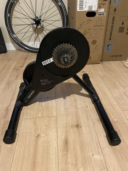 Trenażer interaktywny direct D100 Van Rysel