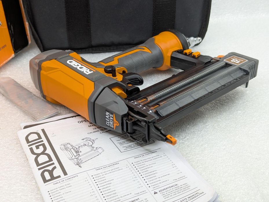 Ridgid R213BNF 18Ga Пневматичний фінішний нейлер