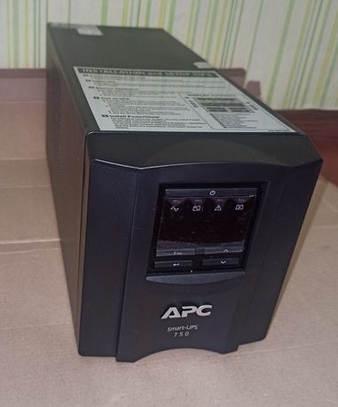 Бесперебойник  ИБП APC Smart-UPS 750VA (SMT750I)